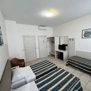 Alessander Hotel